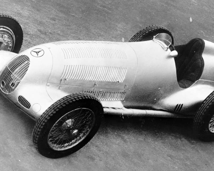 1934 - 1936 Bj. Mercedes-Benz W 25 - Die Legende vom Silberpfeil wird geboren