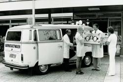 VW-Bulli-T2-Sonderfahrzeug-Babynotfallwagen