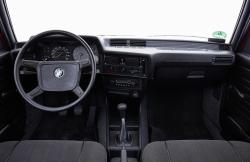 BMW-316-E21-Cockpit