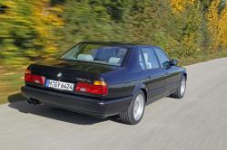 BMW-750iL-E32-Heckansicht