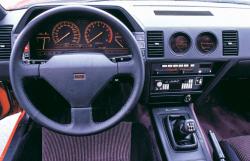 Innenraum_Nissan_300ZX_Turbo_von_1988
